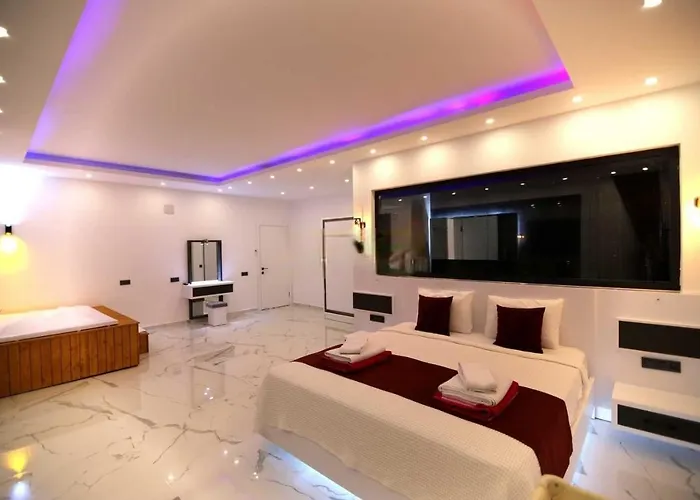 Olivet-kalkan 3 Bedroom-2 Jakuzzies-sauna-turkish Hamam-huge Private Pool And Lovely Garden Вилла *