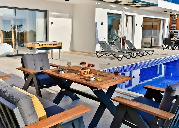 Olivet-kalkan 3 Bedroom-2 Jakuzzies-sauna-turkish Hamam-huge Private Pool And Lovely Garden Каш