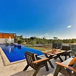 Villa Olivet-Kalkan- Huge Private Pool And Lovely Garden-Jakuzzies-Sauna-Turkish Hamam Willa Kaş