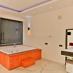 Willa Villa Olivet-Kalkan- Huge Private Pool And Lovely Garden-Jakuzzies-Sauna-Turkish Hamam