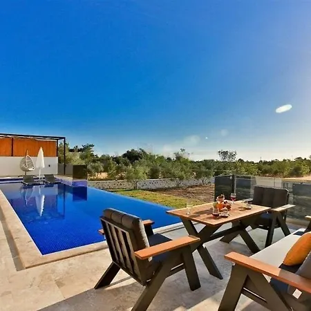 Olivet-kalkan- Huge Private Pool And Lovely Garden-jakuzzies-sauna-turkish Hamam Villa Kas