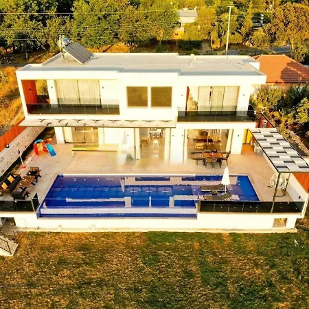 Olivet-kalkan- Huge Private Pool And Lovely Garden-jakuzzies-sauna-turkish Hamam