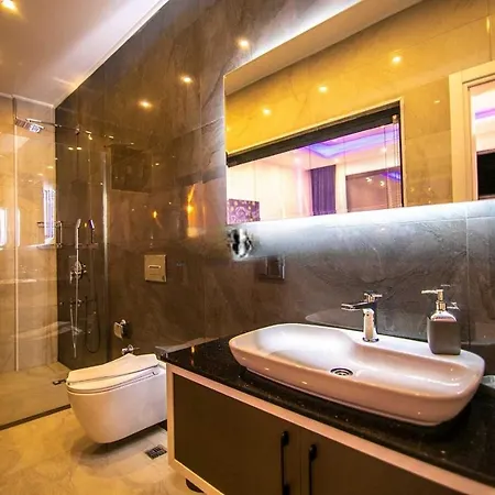 Olivet-kalkan 3 Bedroom-2 Jakuzzies-sauna-turkish Hamam-huge Private Pool And Lovely Garden *