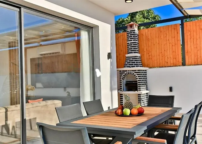 Olivet-kalkan 3 Bedroom-2 Jakuzzies-sauna-turkish Hamam-huge Private Pool And Lovely Garden Villa