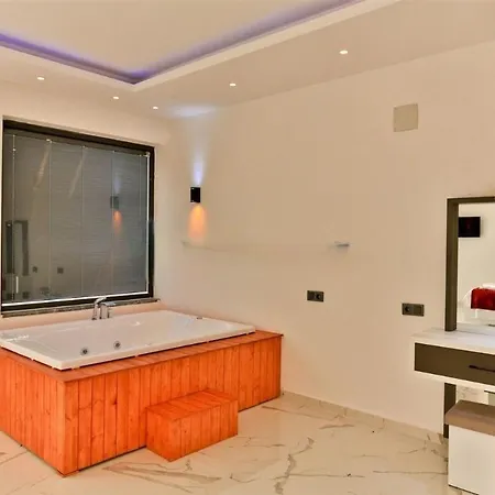 ヴィラ Olivet-kalkan- Huge Private Pool And Lovely Garden-jakuzzies-sauna-turkish Hamam
